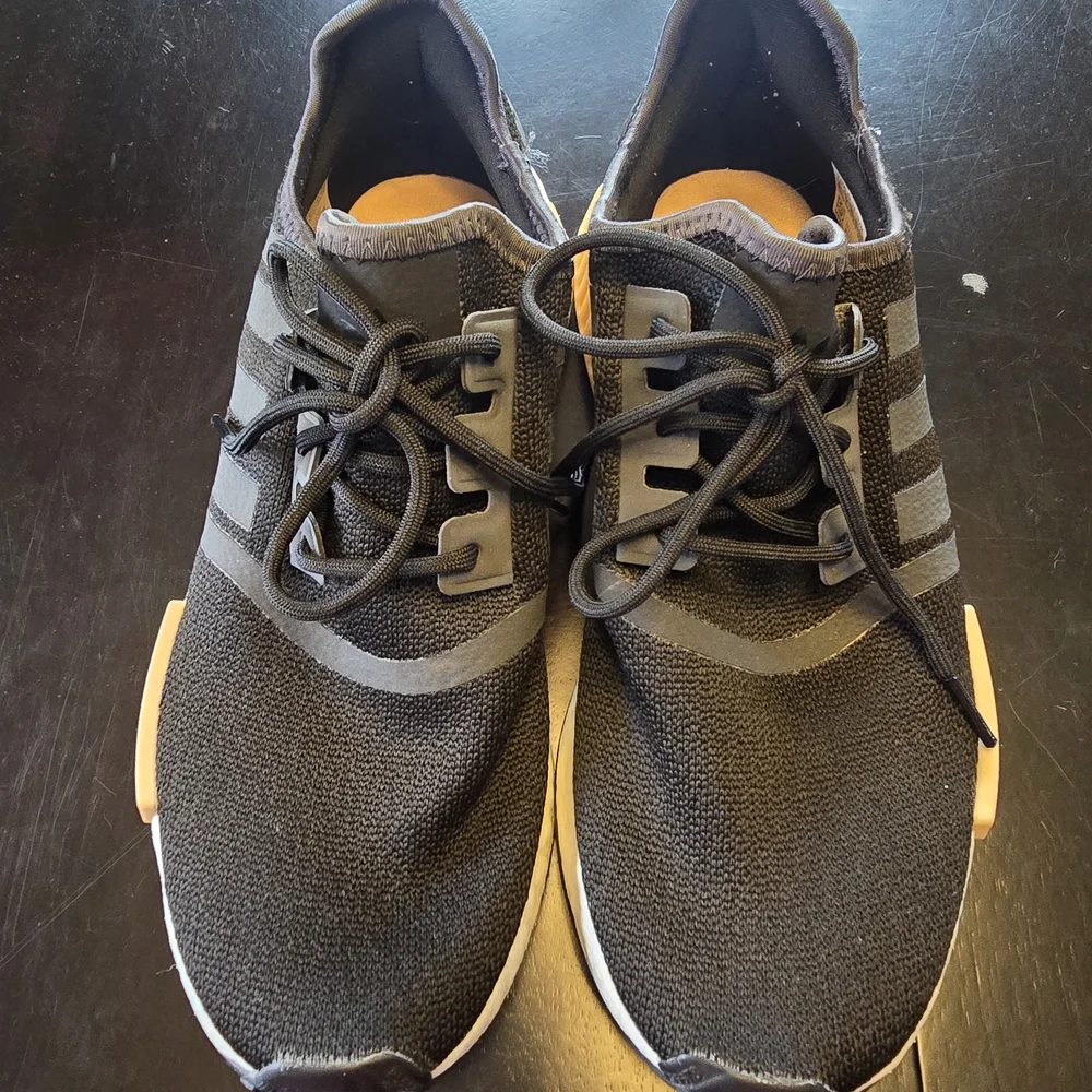 Adidas‎ NMD_R1 